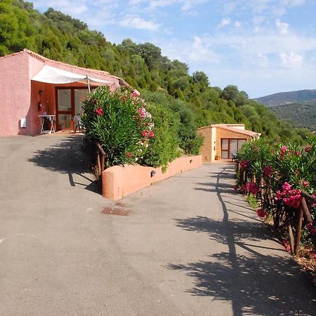 Sosventos Village Hotel Теулада Экстерьер фото