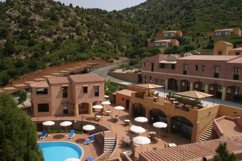 Sosventos Village Hotel Теулада Экстерьер фото