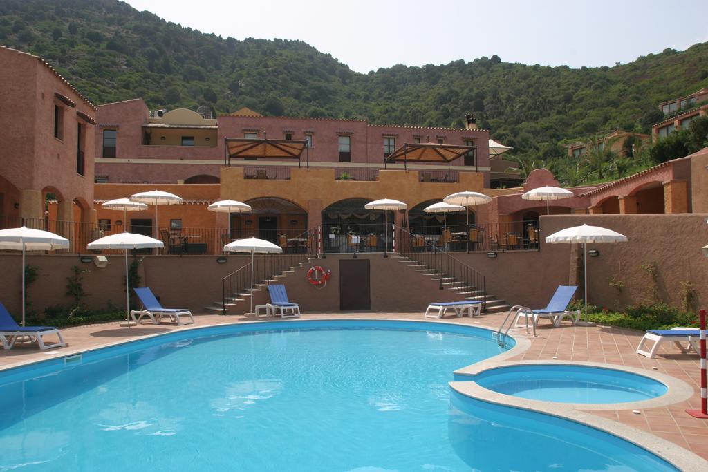 Sosventos Village Hotel Теулада Экстерьер фото