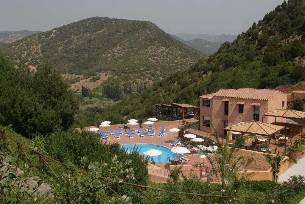 Sosventos Village Hotel Теулада Экстерьер фото