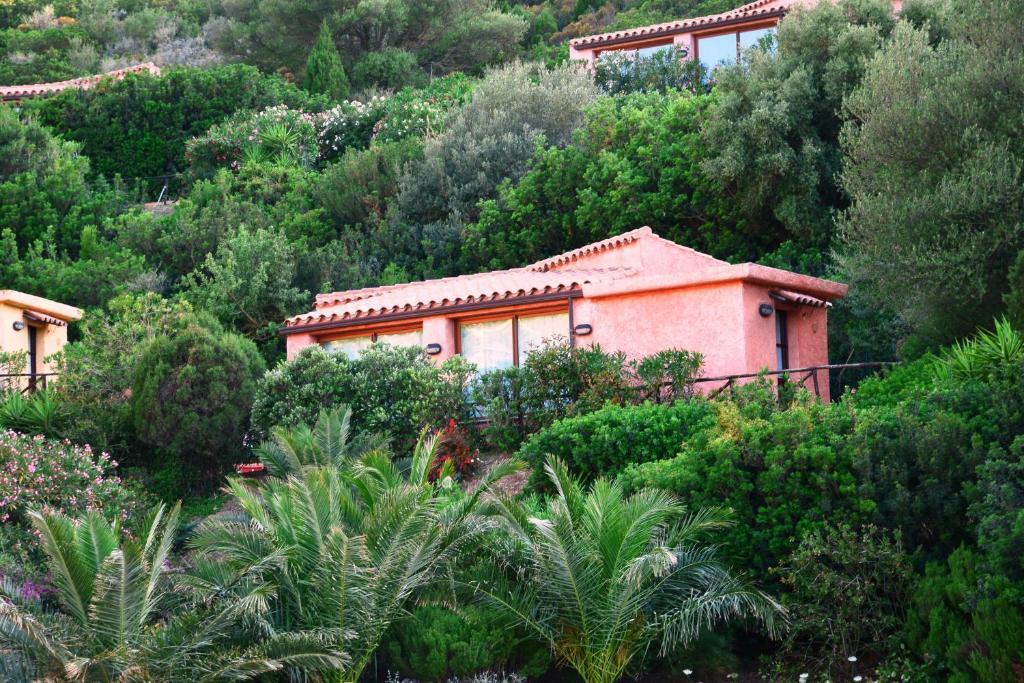 Sosventos Village Hotel Теулада Экстерьер фото