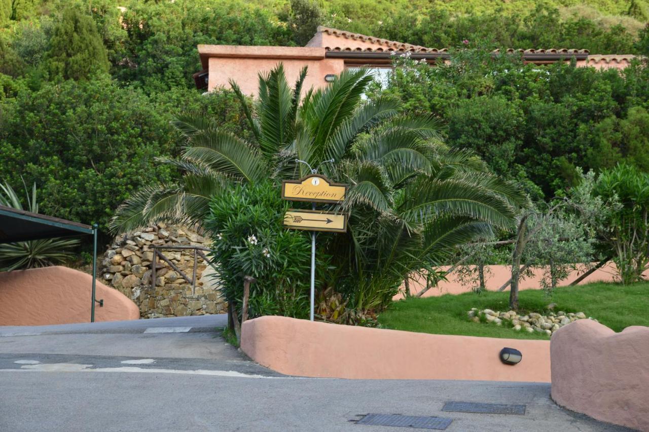 Sosventos Village Hotel Теулада Экстерьер фото