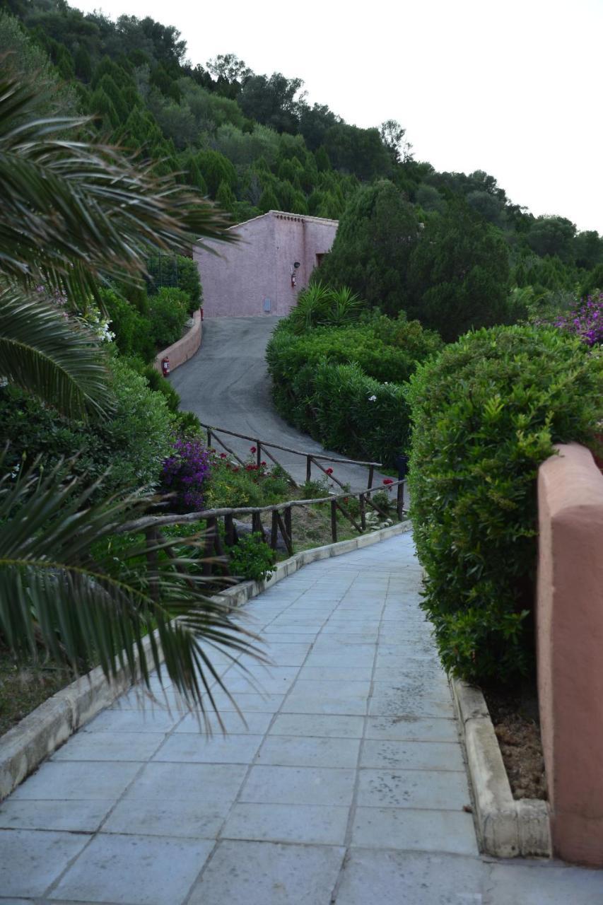 Sosventos Village Hotel Теулада Экстерьер фото