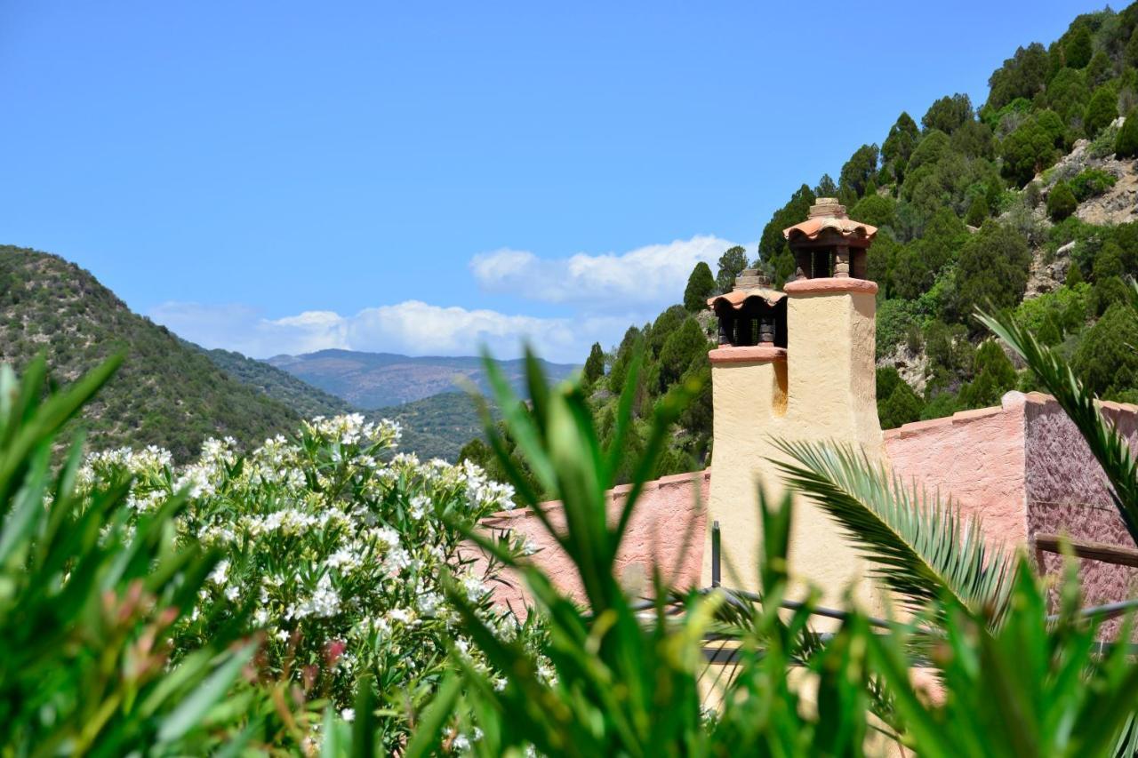 Sosventos Village Hotel Теулада Экстерьер фото
