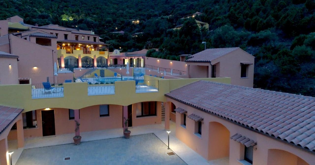 Sosventos Village Hotel Теулада Экстерьер фото