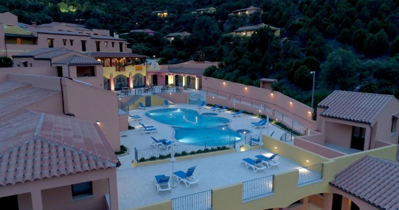 Sosventos Village Hotel Теулада Экстерьер фото