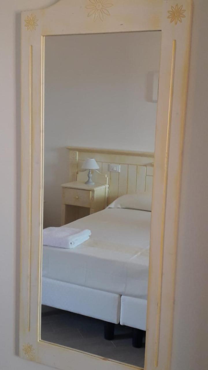 Sosventos Village Hotel Теулада Экстерьер фото