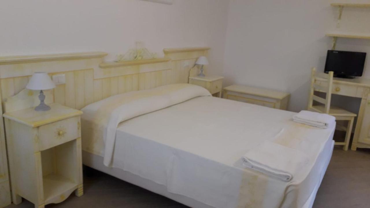 Sosventos Village Hotel Теулада Экстерьер фото