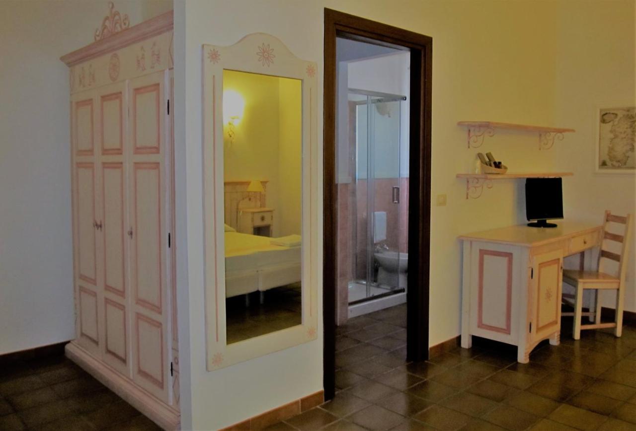 Sosventos Village Hotel Теулада Экстерьер фото