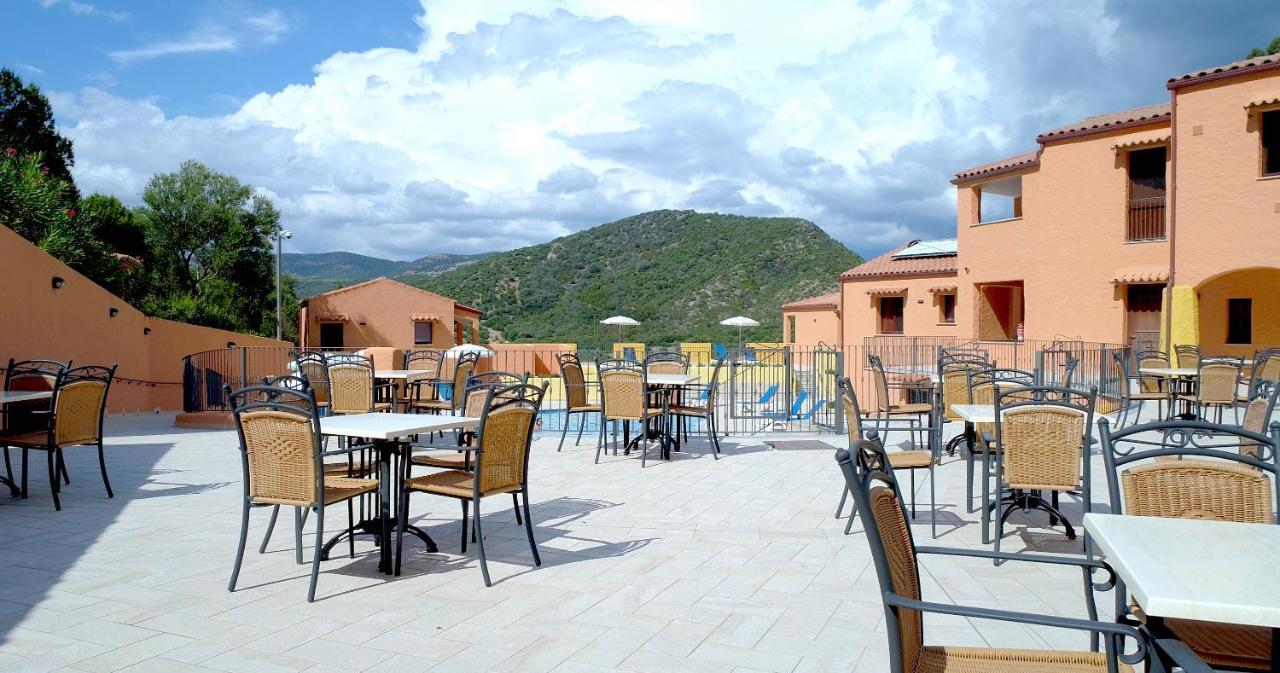 Sosventos Village Hotel Теулада Экстерьер фото