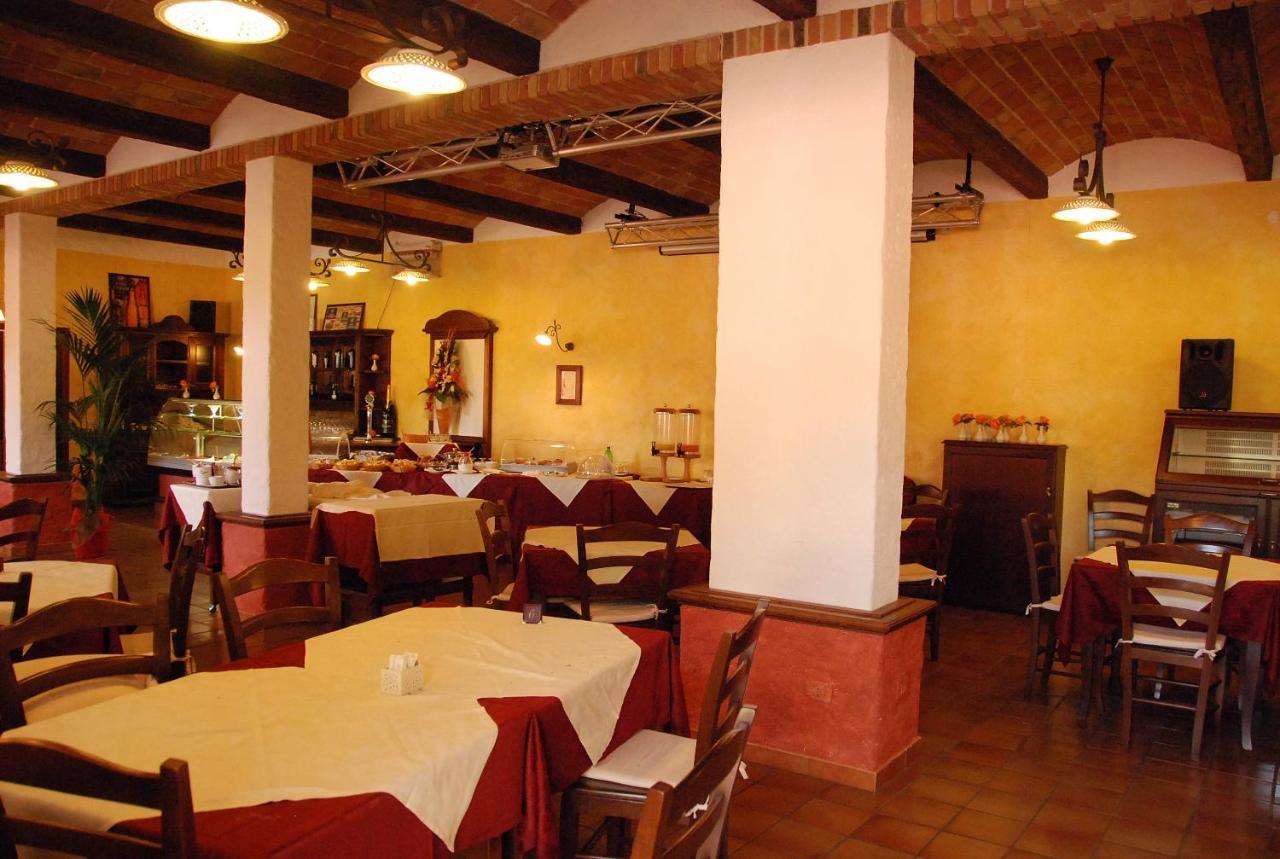 Sosventos Village Hotel Теулада Экстерьер фото