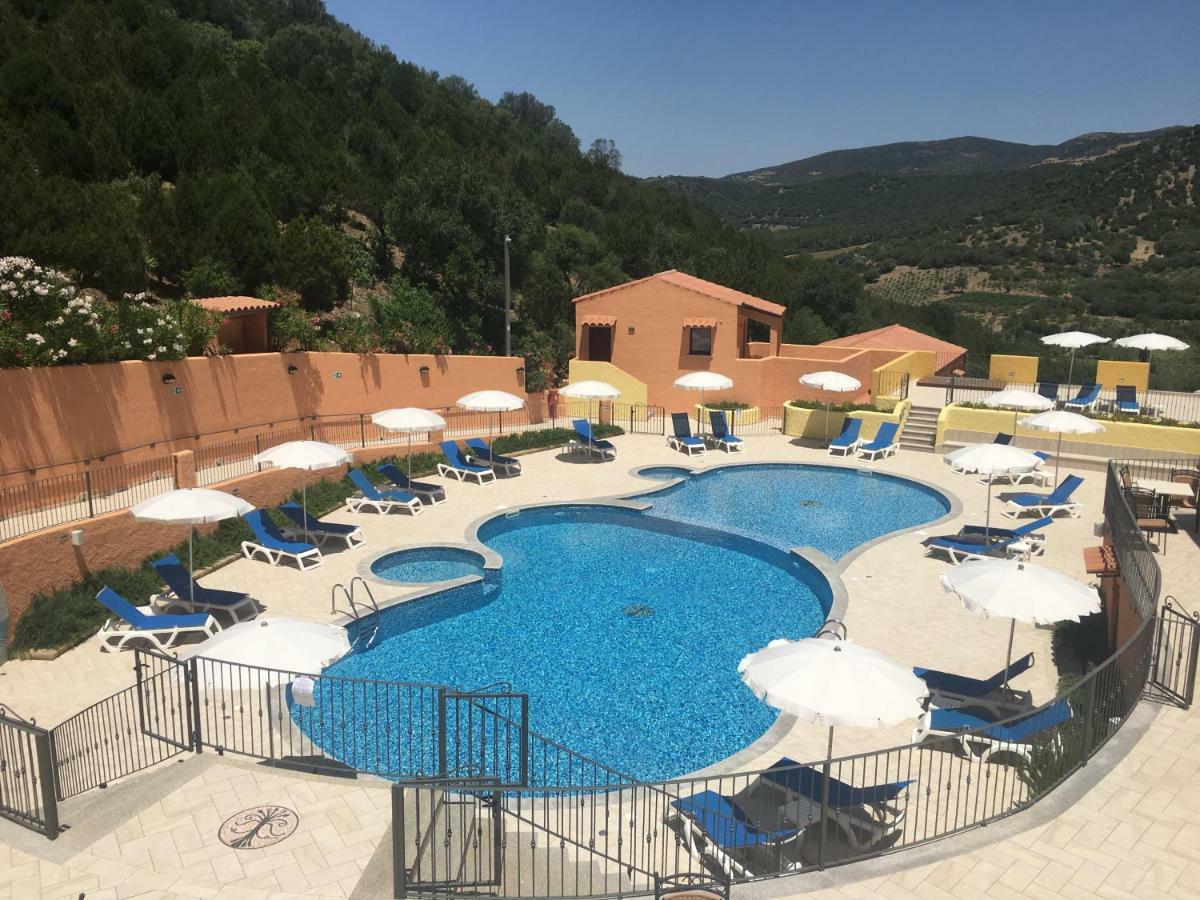 Sosventos Village Hotel Теулада Экстерьер фото