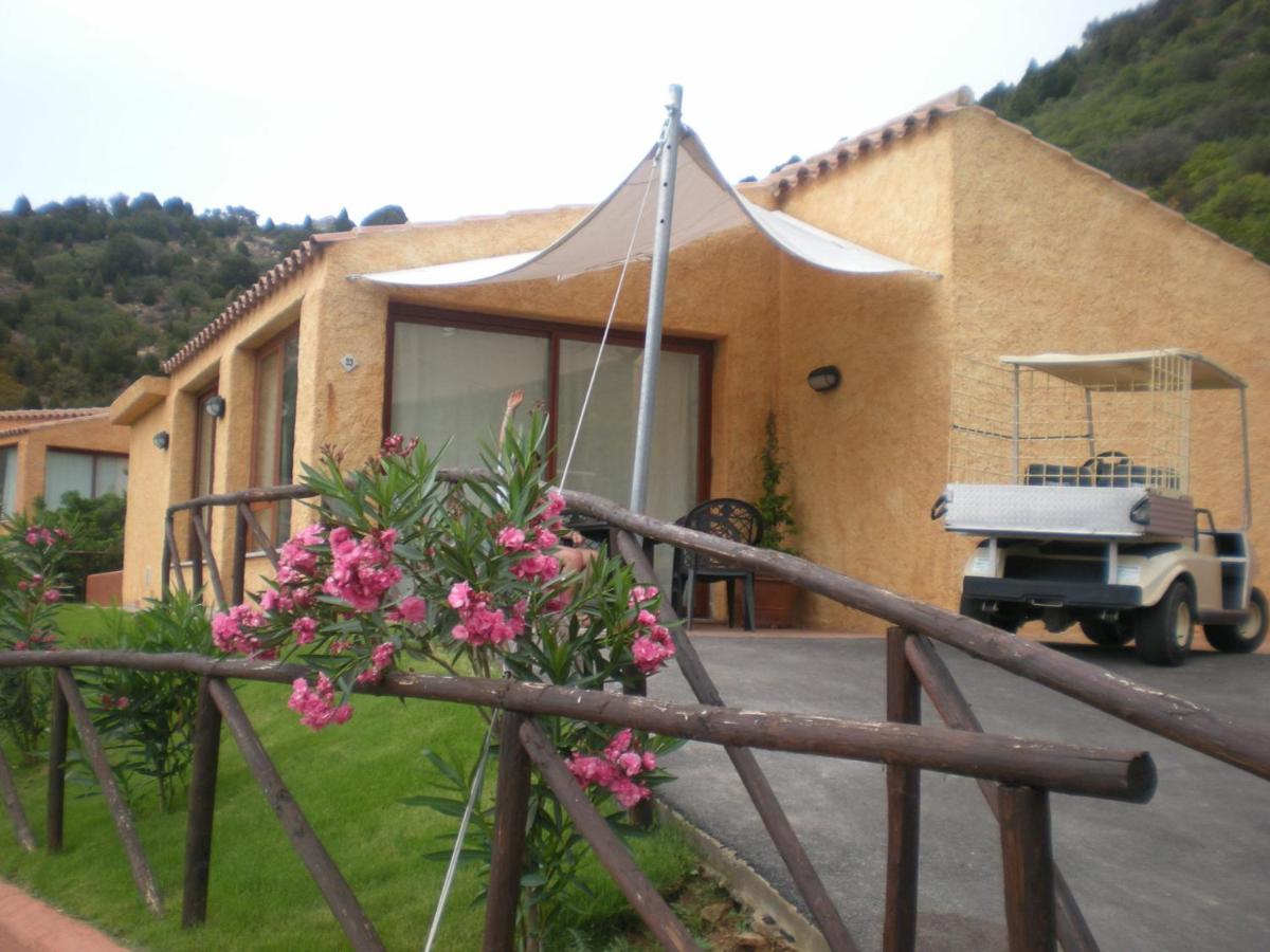 Sosventos Village Hotel Теулада Экстерьер фото