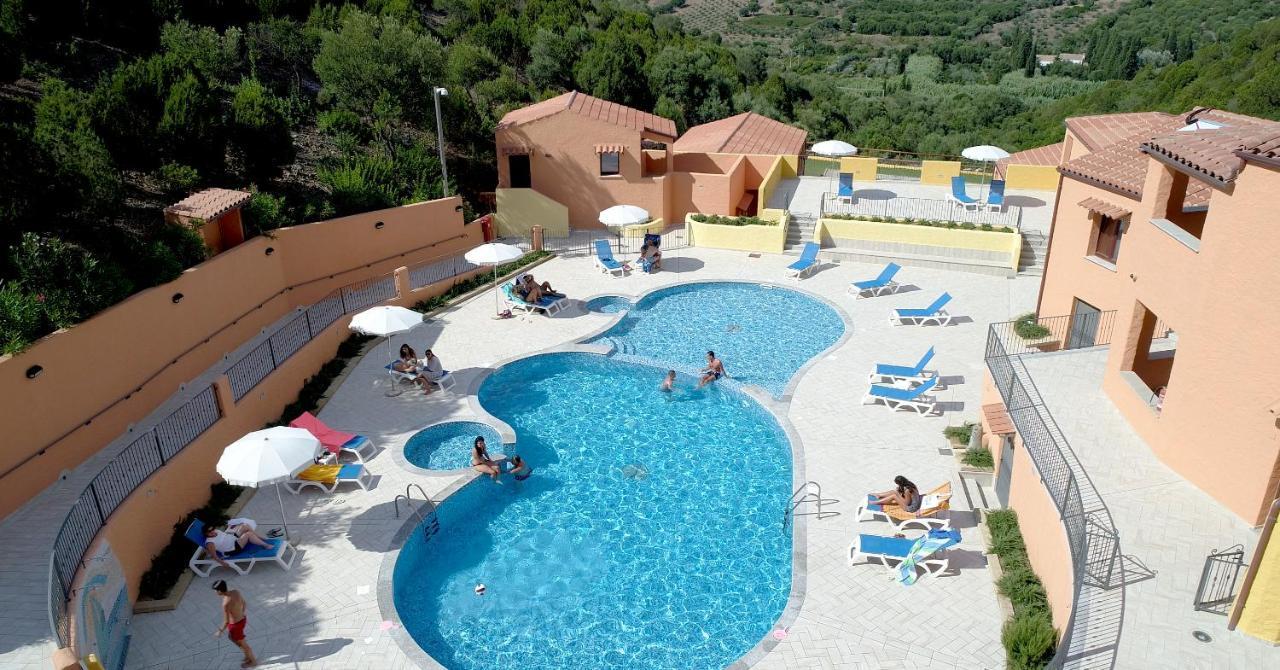 Sosventos Village Hotel Теулада Экстерьер фото