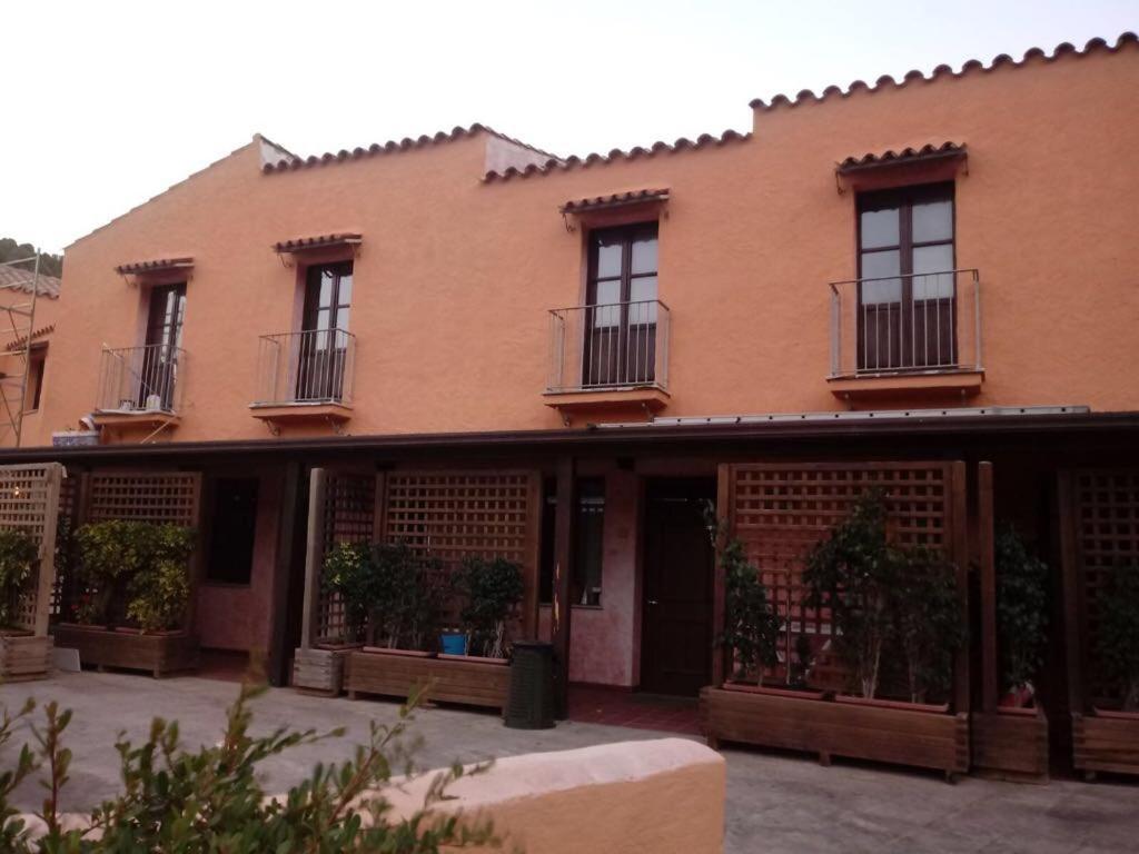 Sosventos Village Hotel Теулада Экстерьер фото