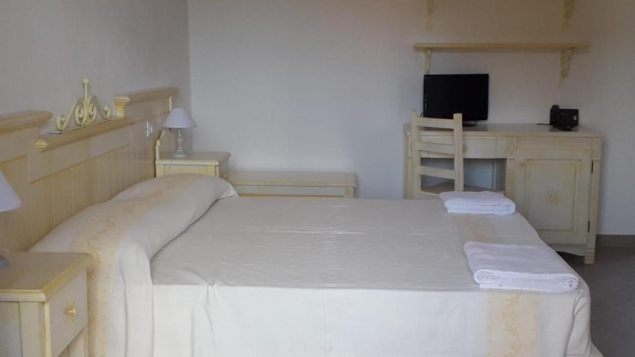 Sosventos Village Hotel Теулада Экстерьер фото