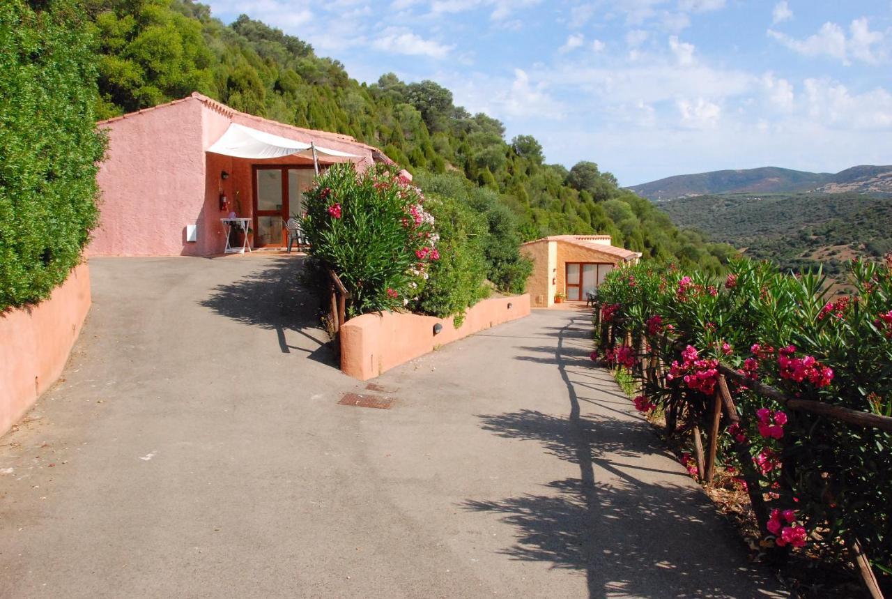 Sosventos Village Hotel Теулада Экстерьер фото